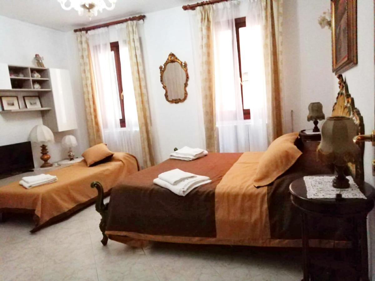 Gondolier' S House Castello Apartment เวนิส ภายนอก รูปภาพ