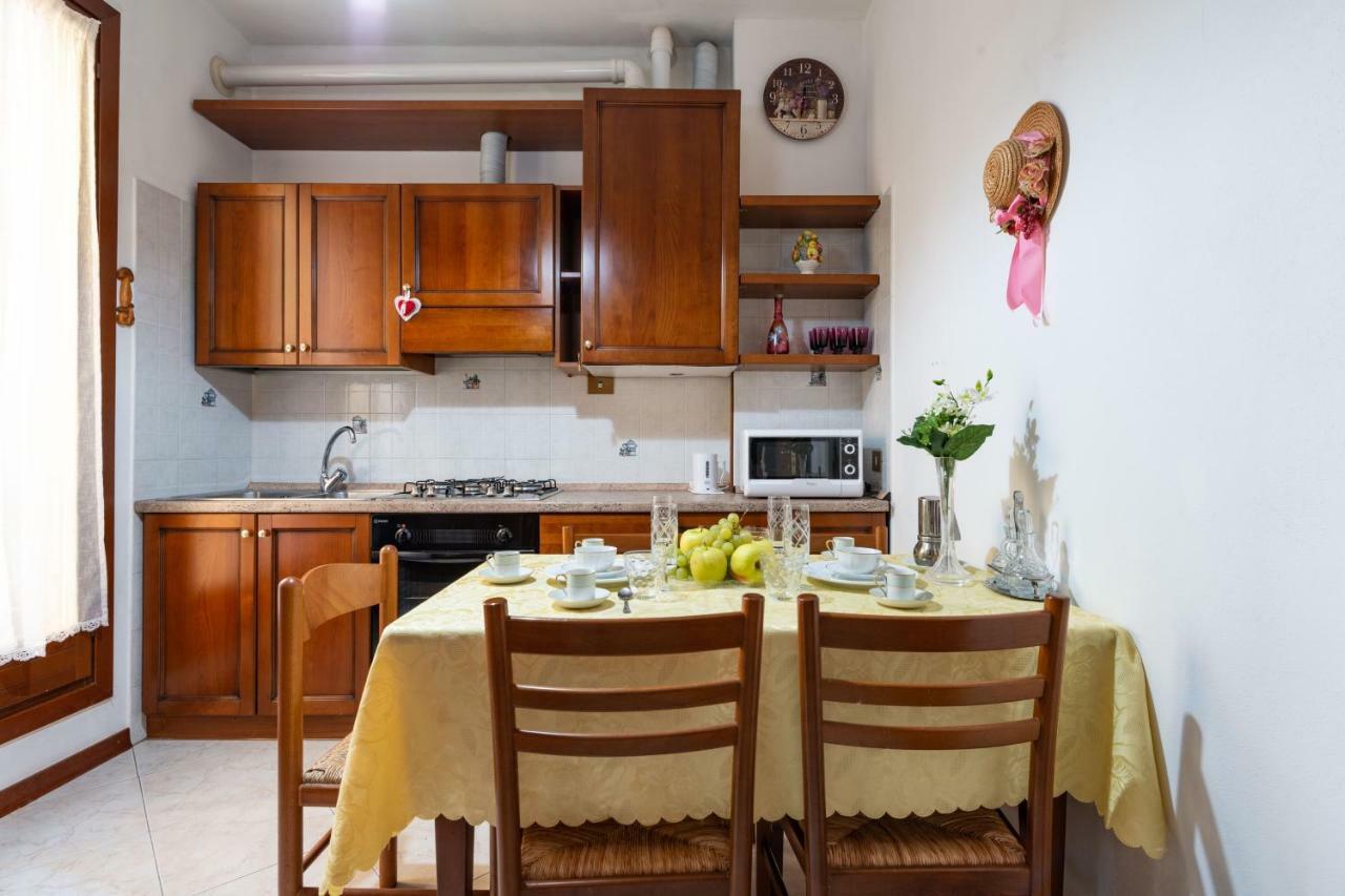 Gondolier' S House Castello Apartment เวนิส ภายนอก รูปภาพ