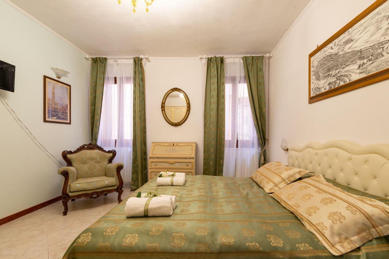 Gondolier' S House Castello Apartment เวนิส ภายนอก รูปภาพ